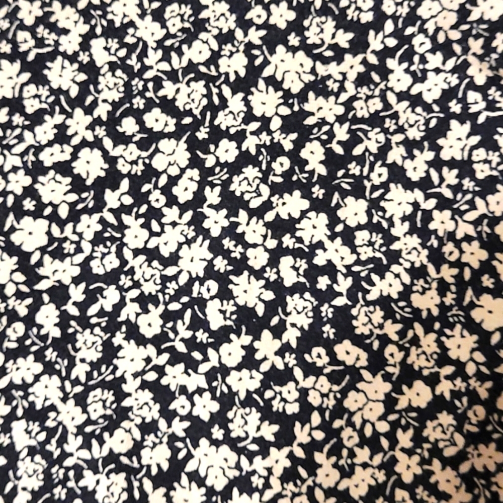 Forever 21 Long Sleeve Floral Dress - Black and White - Retro - 90s Aesthetic - Picture 2 of 2